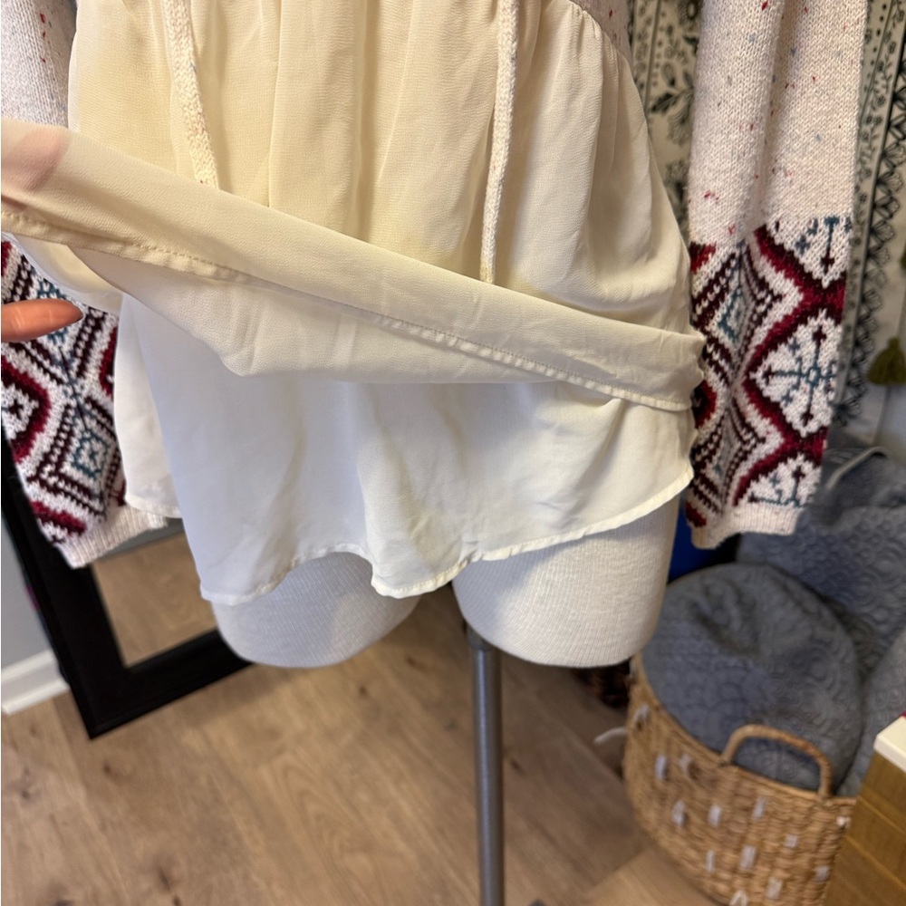 Abercrombie & Fitch Boho Cream and multicolored Patterned Sweater/Blouse - Picture 7 of 7